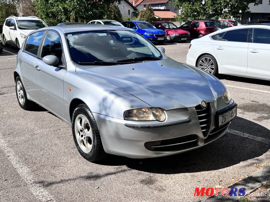 2006' Alfa Romeo 147 photo #1