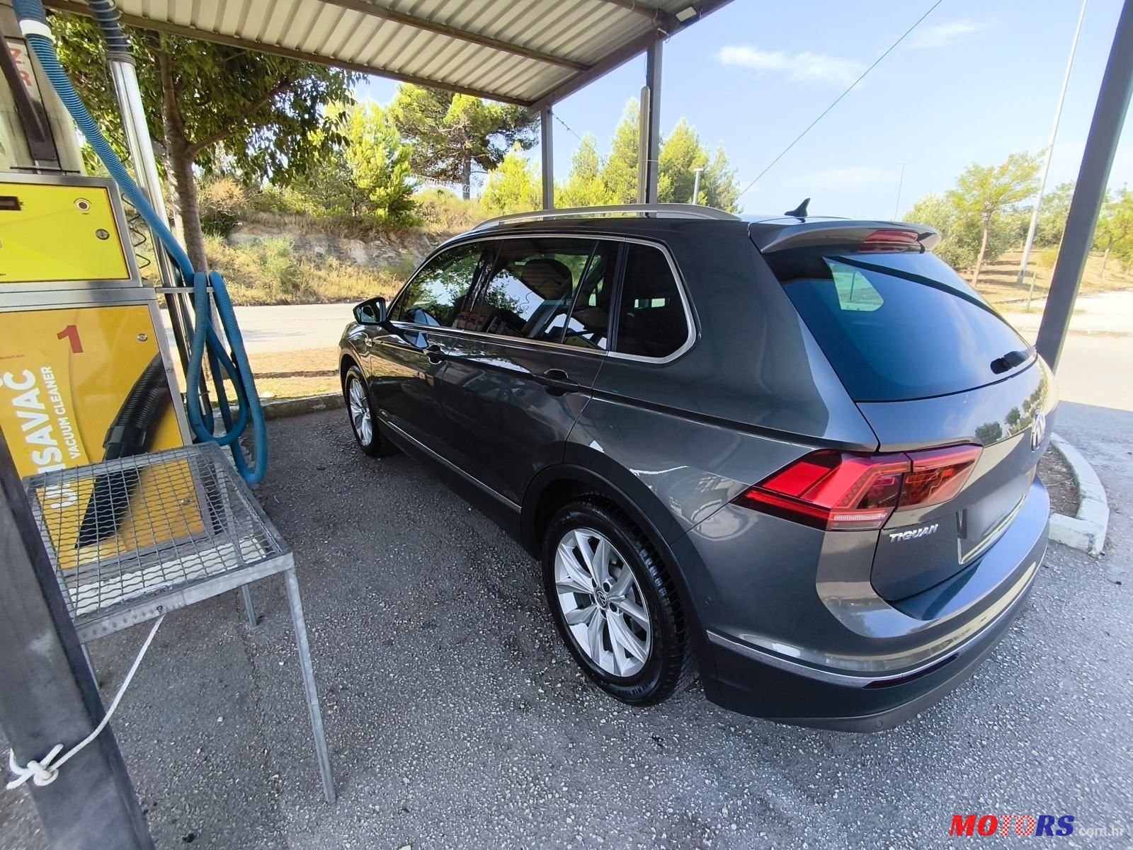 2017' Volkswagen Tiguan 2,0 Tdi Bmt photo #1