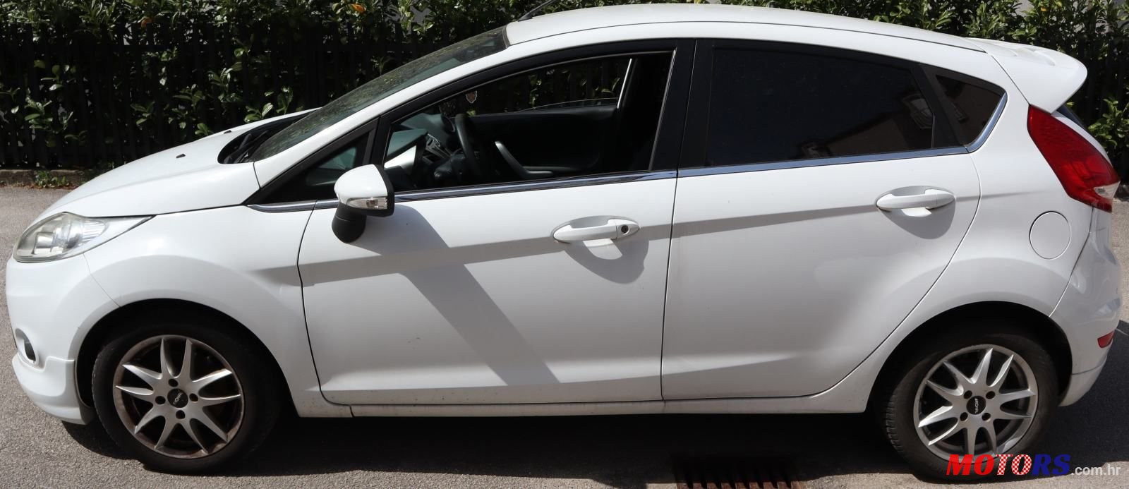 2010' Ford Fiesta 1,6 photo #2