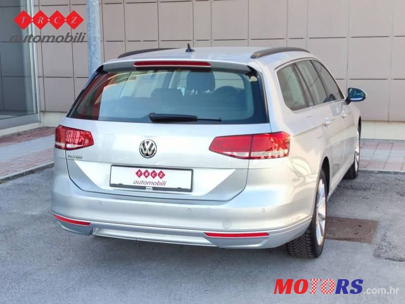 2018' Volkswagen Passat photo #2