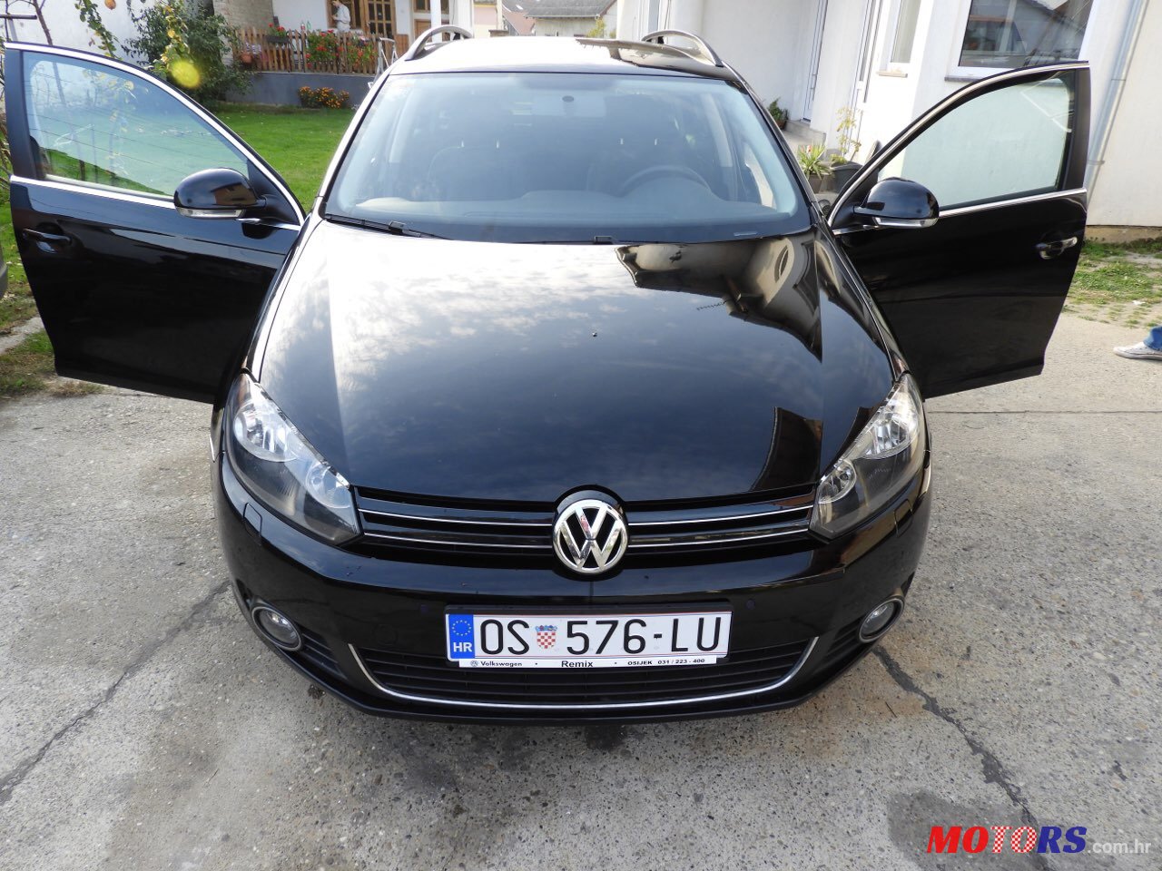 2010' Volkswagen Golf Variant photo #4