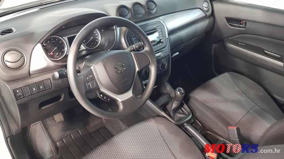 2019' Suzuki Vitara 1,0 photo #4