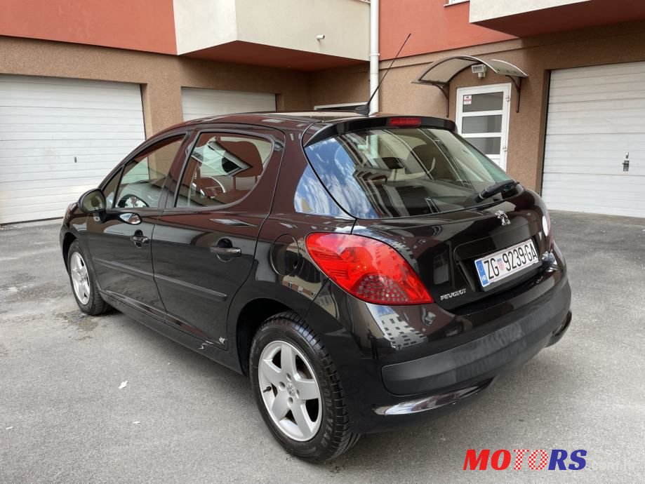 2009' Peugeot 207 1,4 Vti photo #3