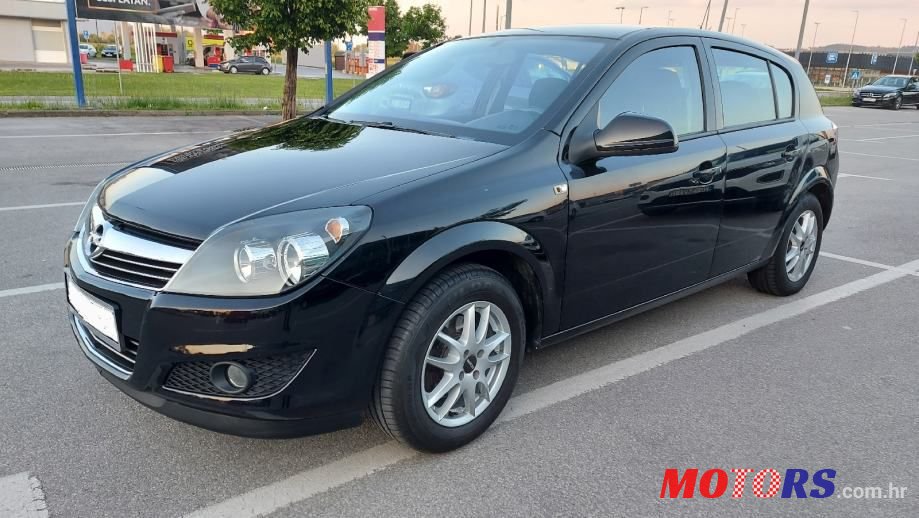 2010' Opel Astra 1,4 16V photo #1