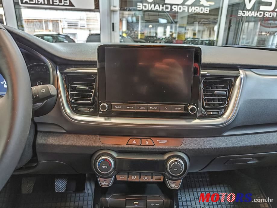 2022' Kia Stonic 1.2 photo #6