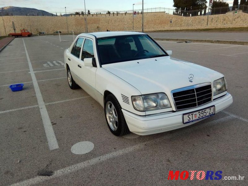 1994' Mercedes-Benz 124 E300D photo #1