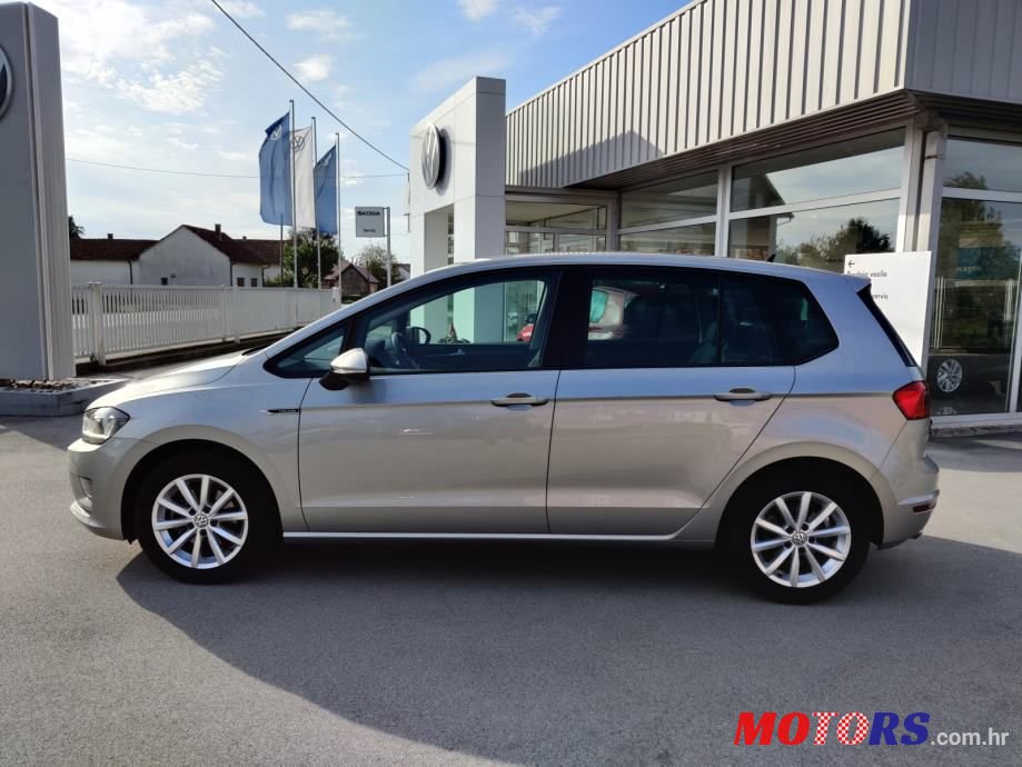 2015' Volkswagen Golf photo #5
