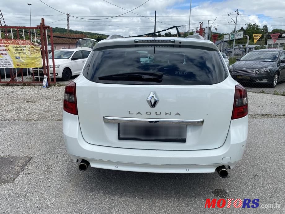 2013' Renault Laguna Grandtour photo #6