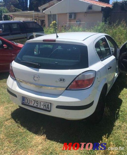 2004' Opel Astra 1,4 photo #1