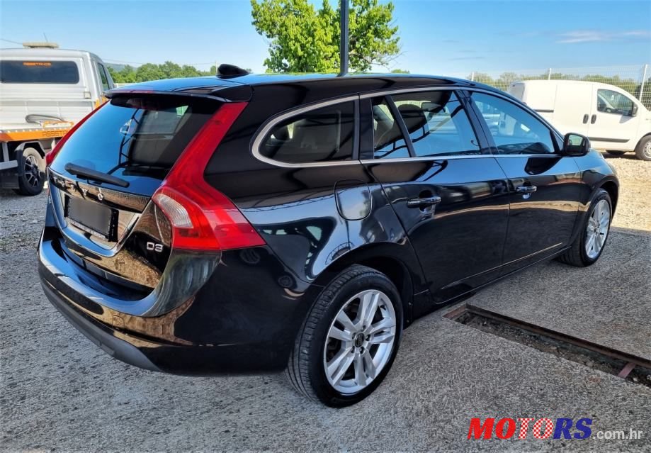 2011' Volvo V60 D3 photo #5