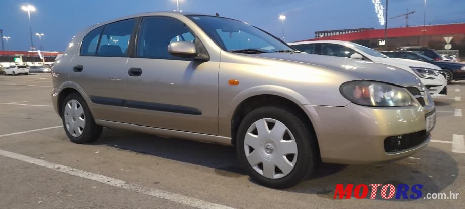 2004' Nissan Almera photo #1