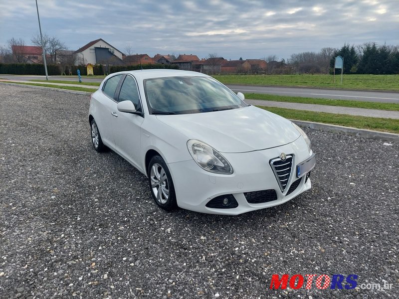 2011' Alfa Romeo Giulietta 2,0 photo #1