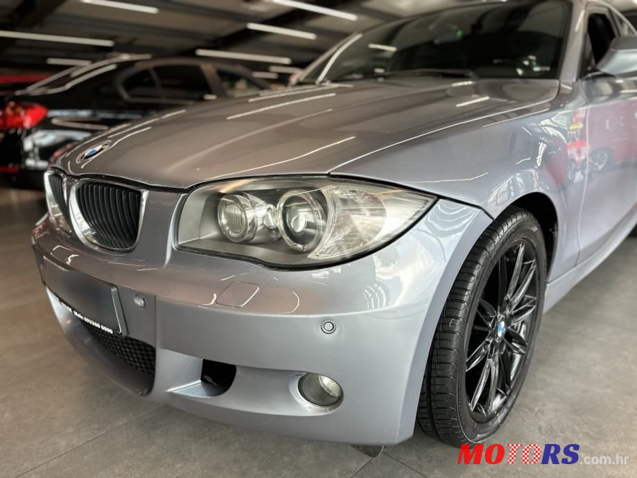 2010' BMW Serija 1 118D photo #2