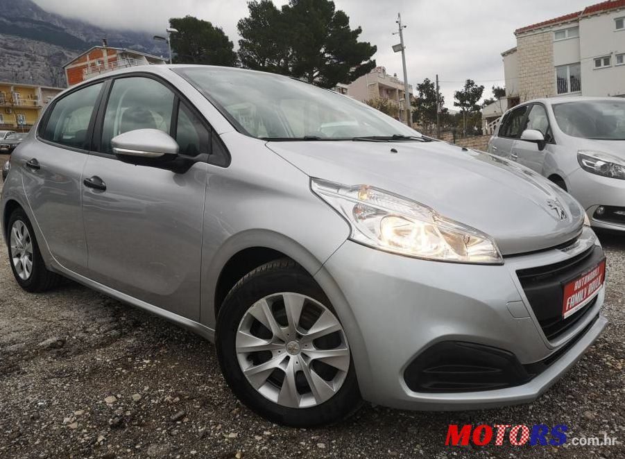 2018' Peugeot 208 1,6 Bluehdi photo #1