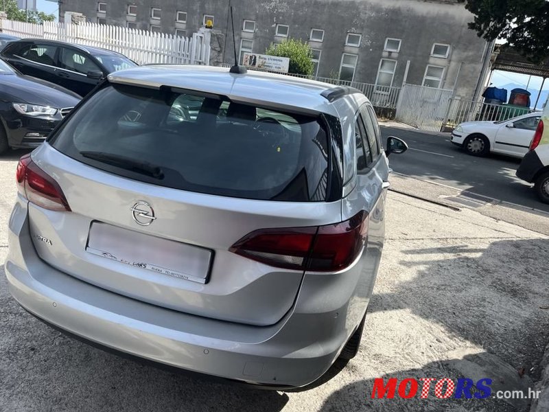 2020' Opel Astra 1.6 Cdti photo #6