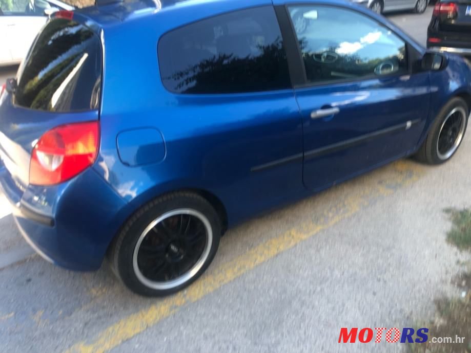 2006' Renault Clio photo #3