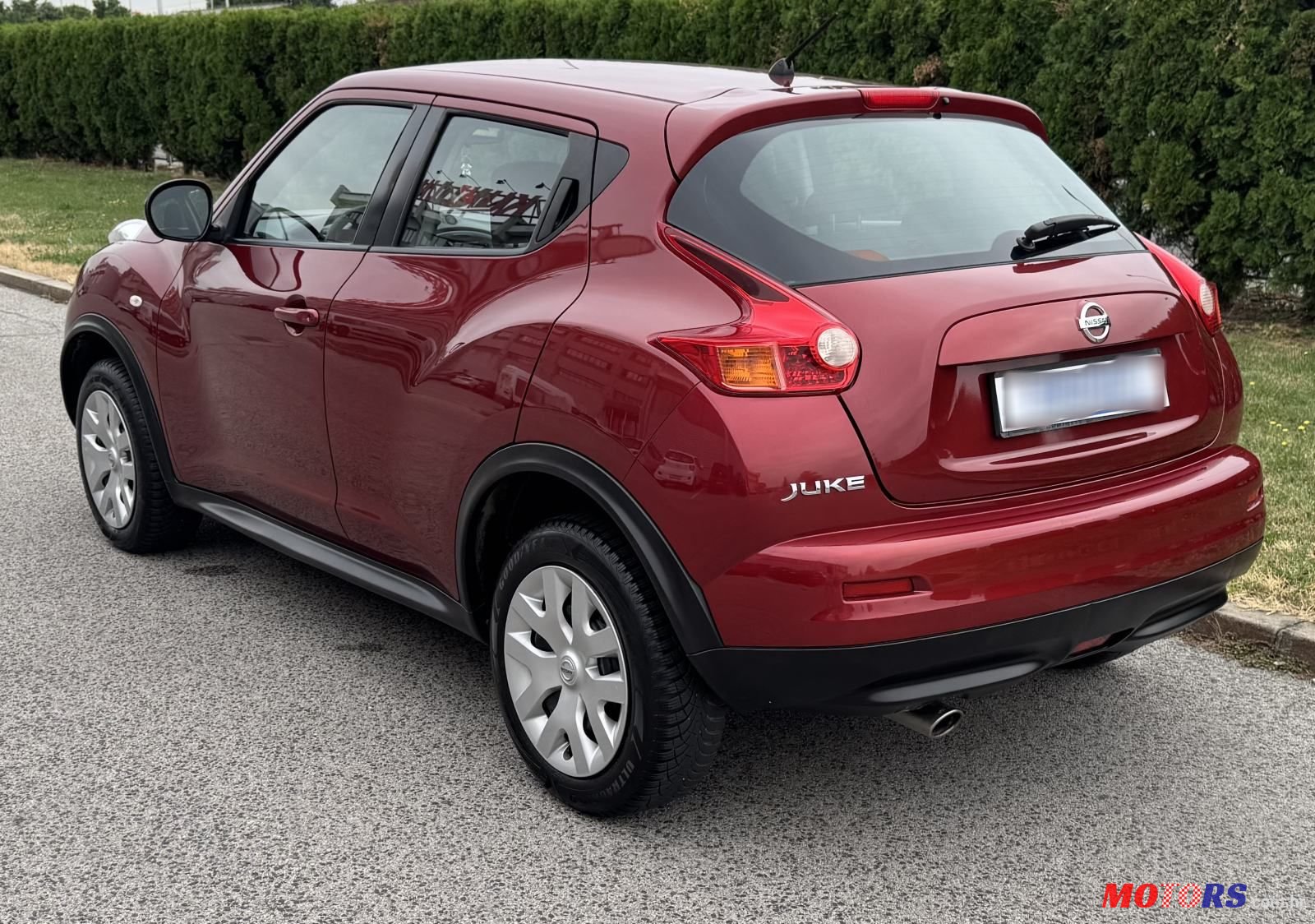 2010' Nissan Juke photo #3