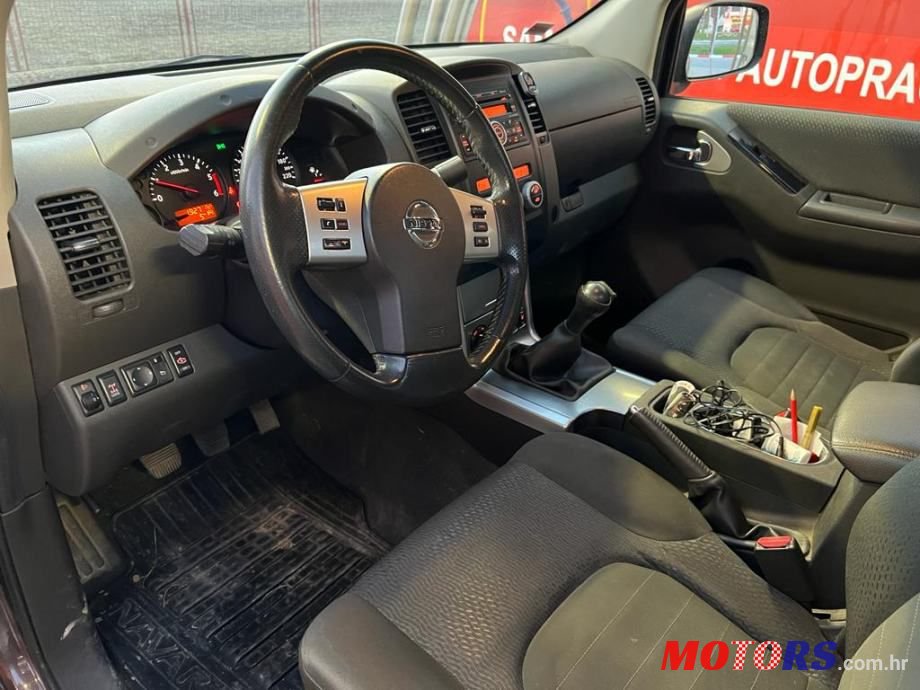 2010' Nissan Navara 2.5Dci photo #3