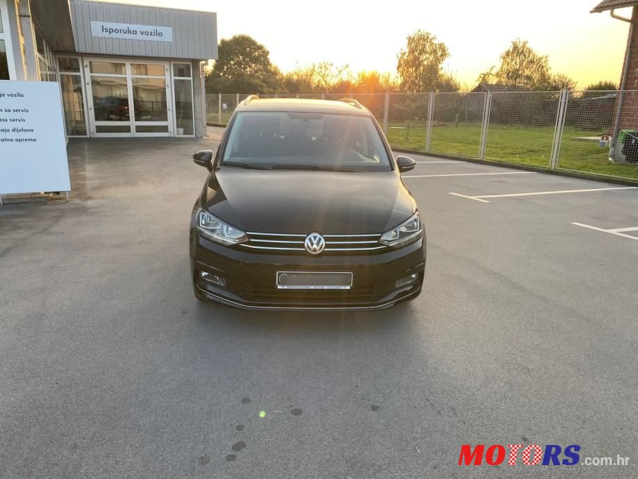 2016' Volkswagen Touran 2,0 Tdi Bmt photo #2