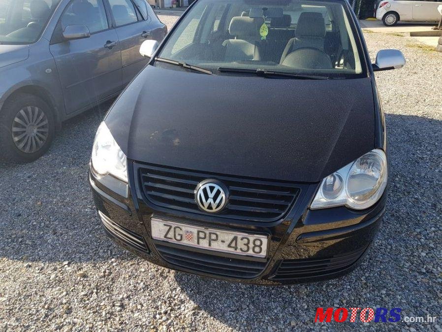 2008' Volkswagen Polo photo #4