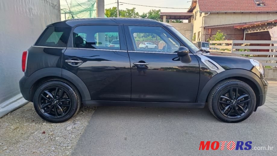 2016' MINI Countryman Cooper D photo #6