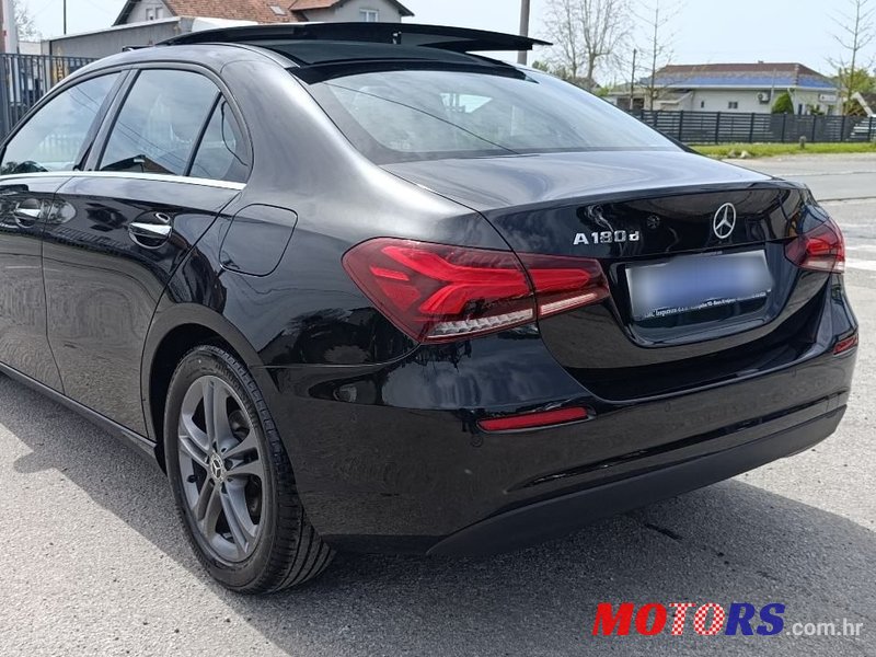 2020' Mercedes-Benz A-Klasa 180 D photo #5