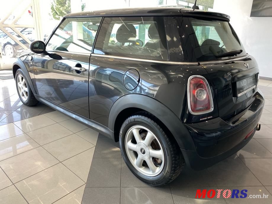 2009' MINI Cooper photo #3