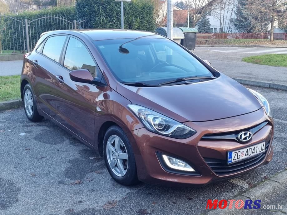 2012' Hyundai i30 photo #1