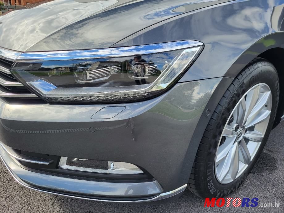 2016' Volkswagen Passat photo #4