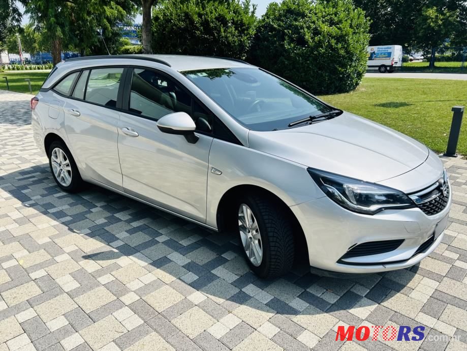 2018' Opel Astra Karavan photo #5