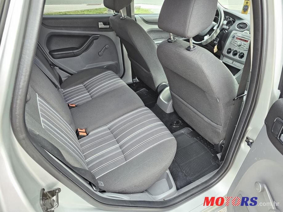 2008' Ford Focus Karavan photo #5