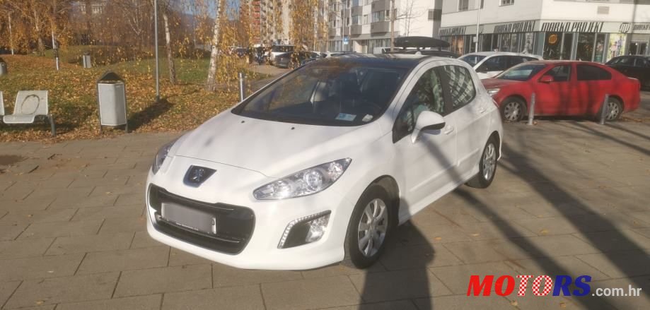 2012' Peugeot 308 photo #2
