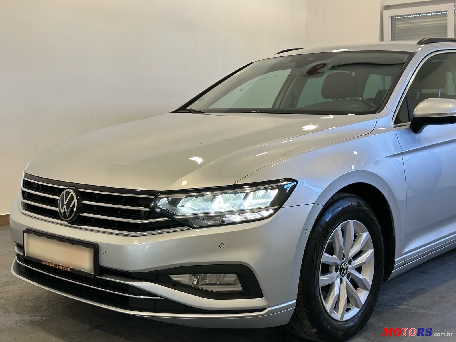 2020' Volkswagen Passat Variant photo #5