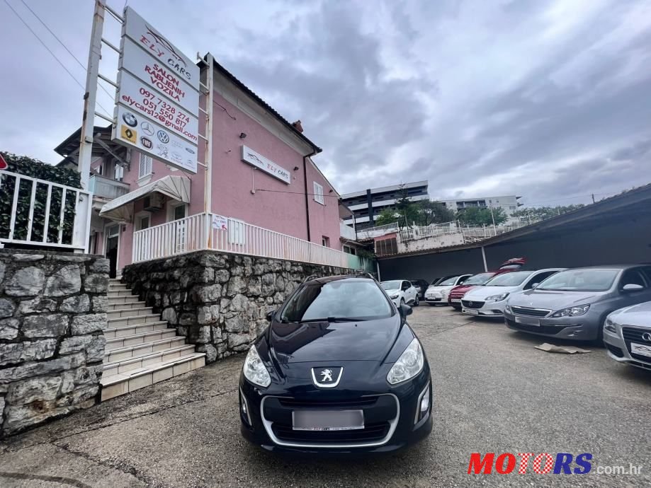 2012' Peugeot 308 photo #3