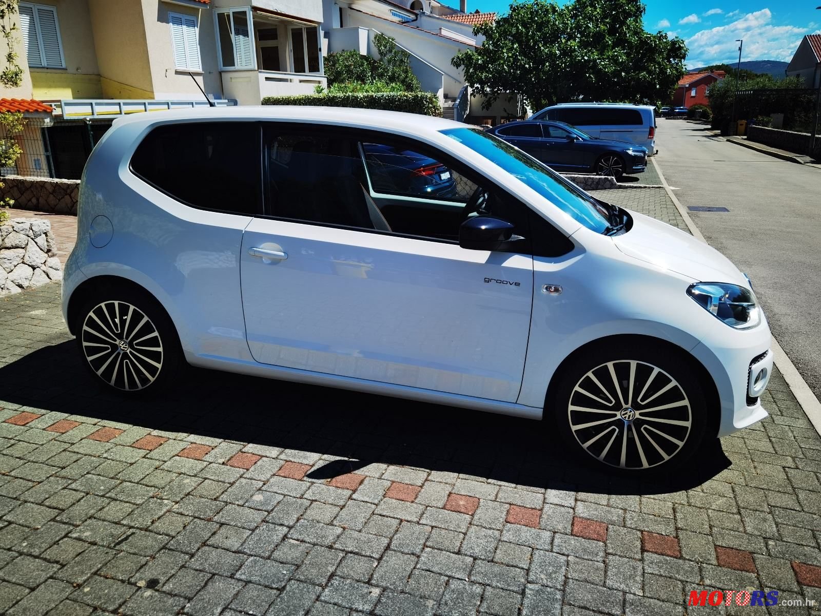 2014' Volkswagen Up! 1,0 Up! photo #1