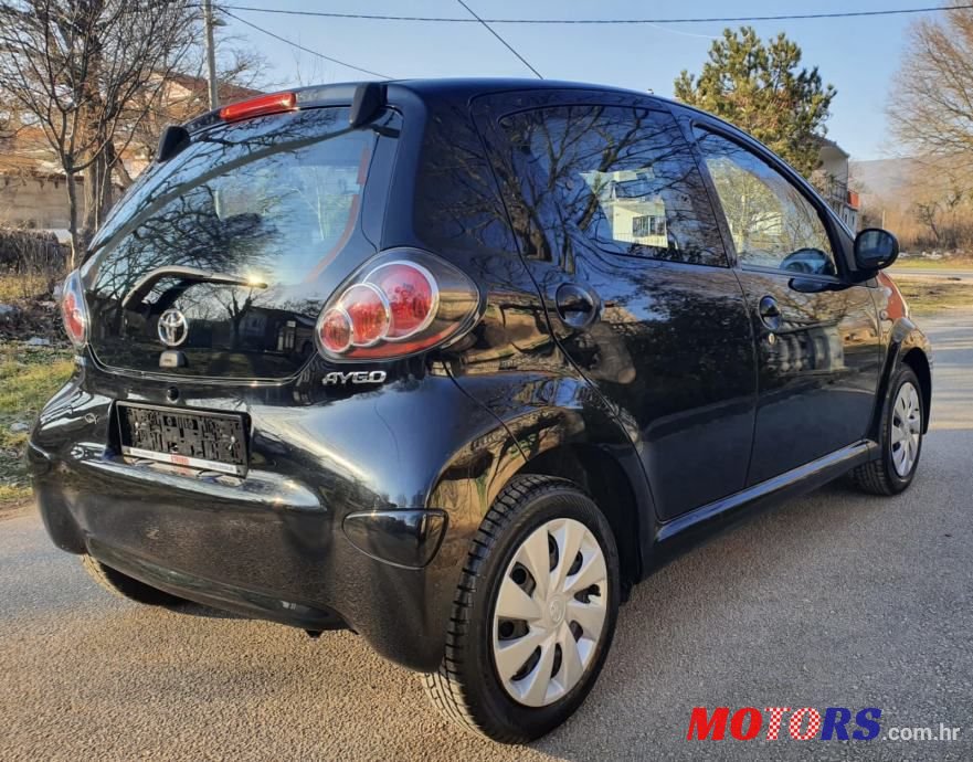 2013' Toyota Aygo photo #5