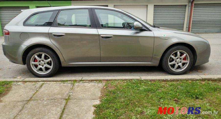 2007' Alfa Romeo 159 SW 1,9 JTDM photo #2