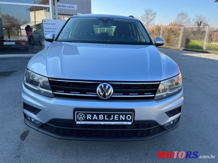 2018' Volkswagen Tiguan photo #2