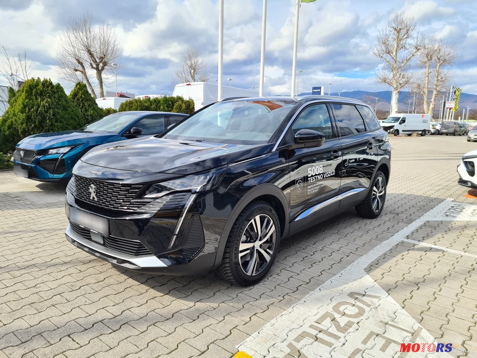 2022' Peugeot 5008 1,5 photo #1