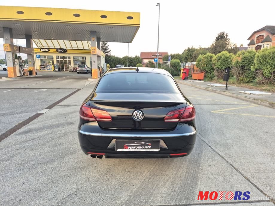 2013' Volkswagen Passat photo #6