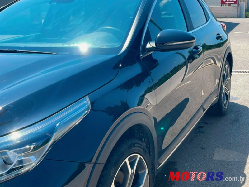 2021' Kia XCeed photo #4