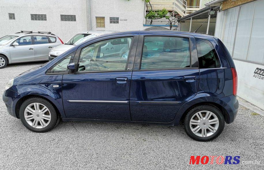 2006' Lancia Musa 1,9 Multijet photo #1