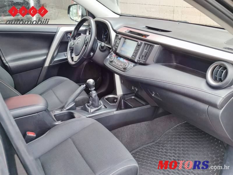 2017' Toyota RAV4 2.0 D photo #4