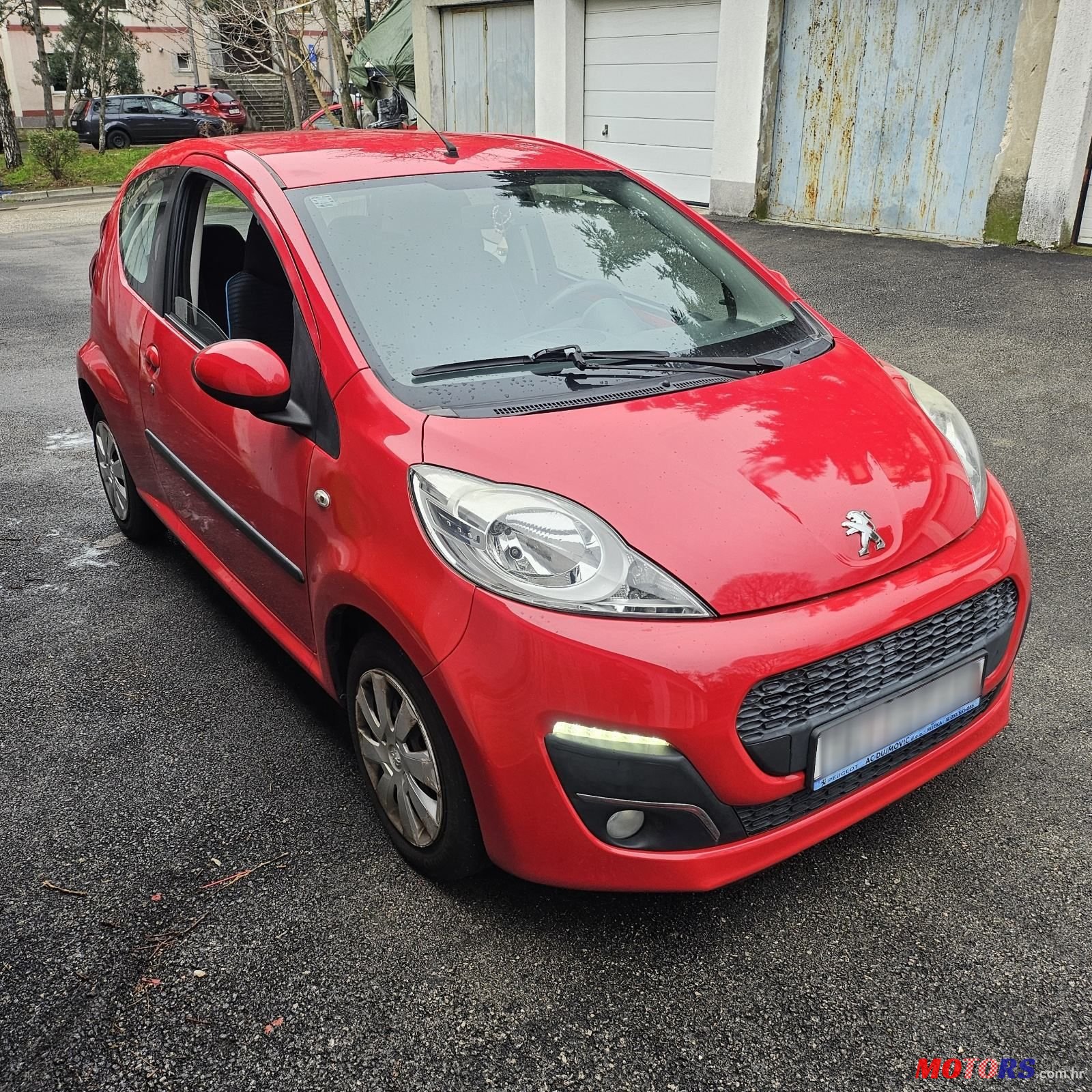 2012' Peugeot 107 1.0 photo #5