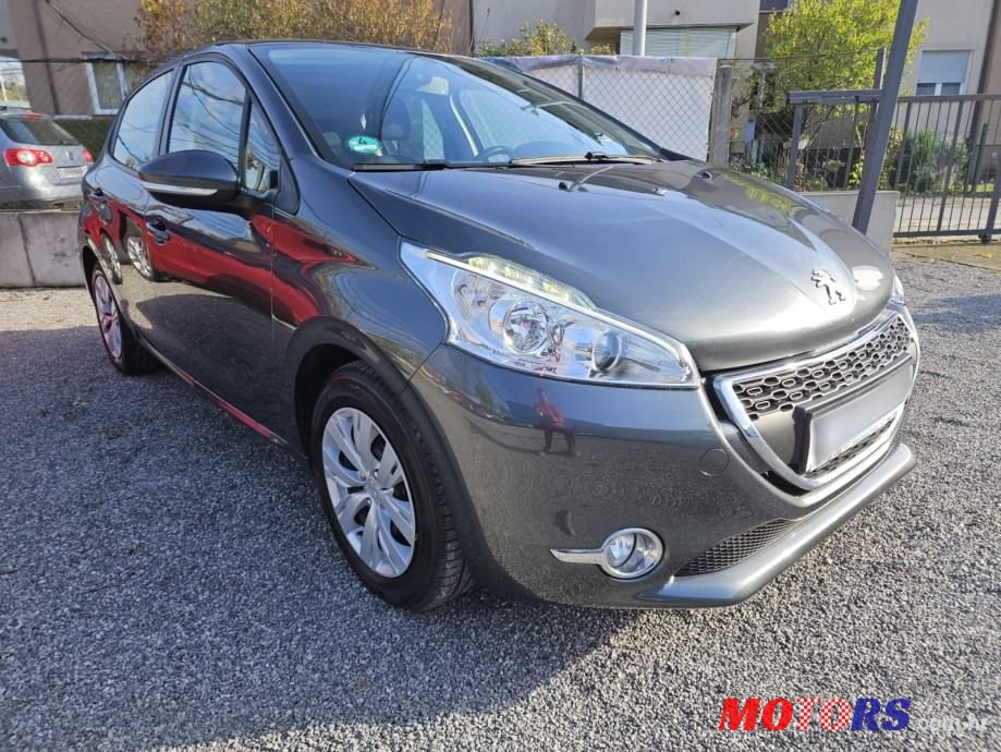 2015' Peugeot 208 1,2 photo #2
