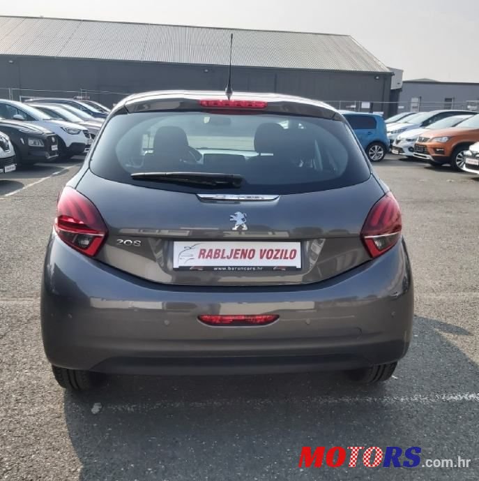 2020' Peugeot 208 photo #5