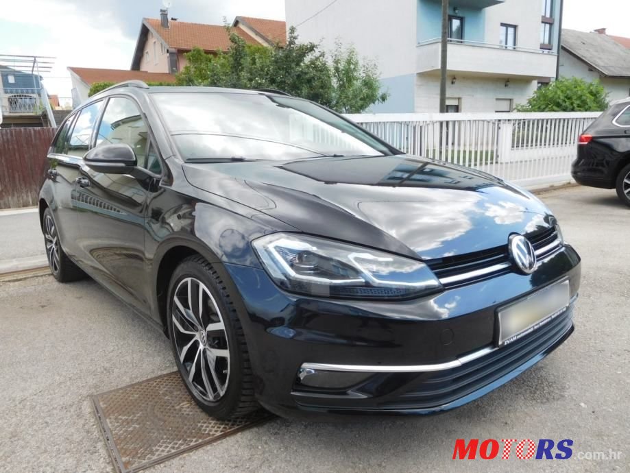 2018' Volkswagen Golf 7 1,6 Tdi Bmt photo #1