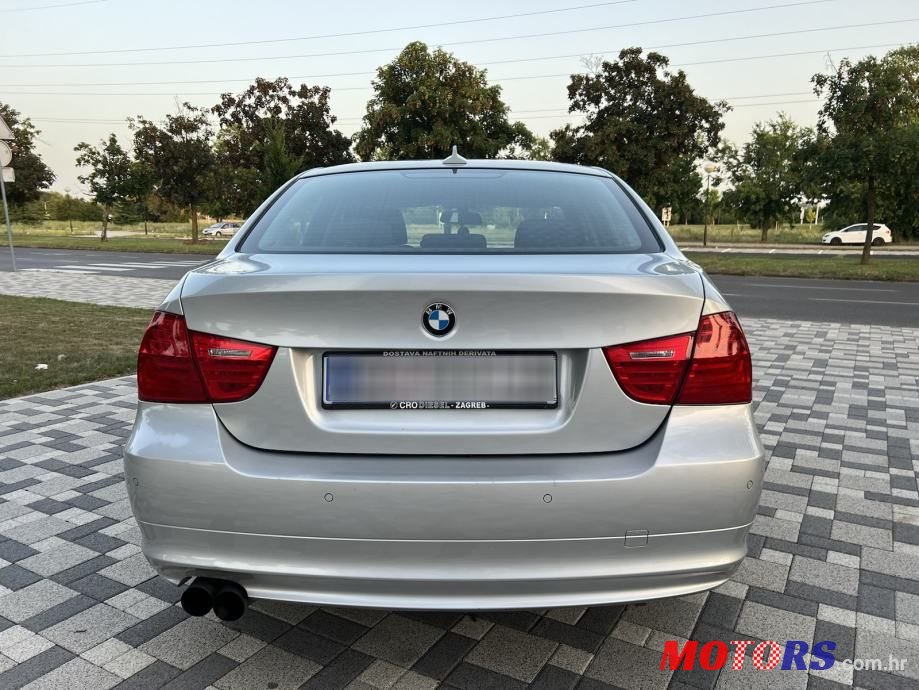 2010' BMW Serija 3 316D photo #4