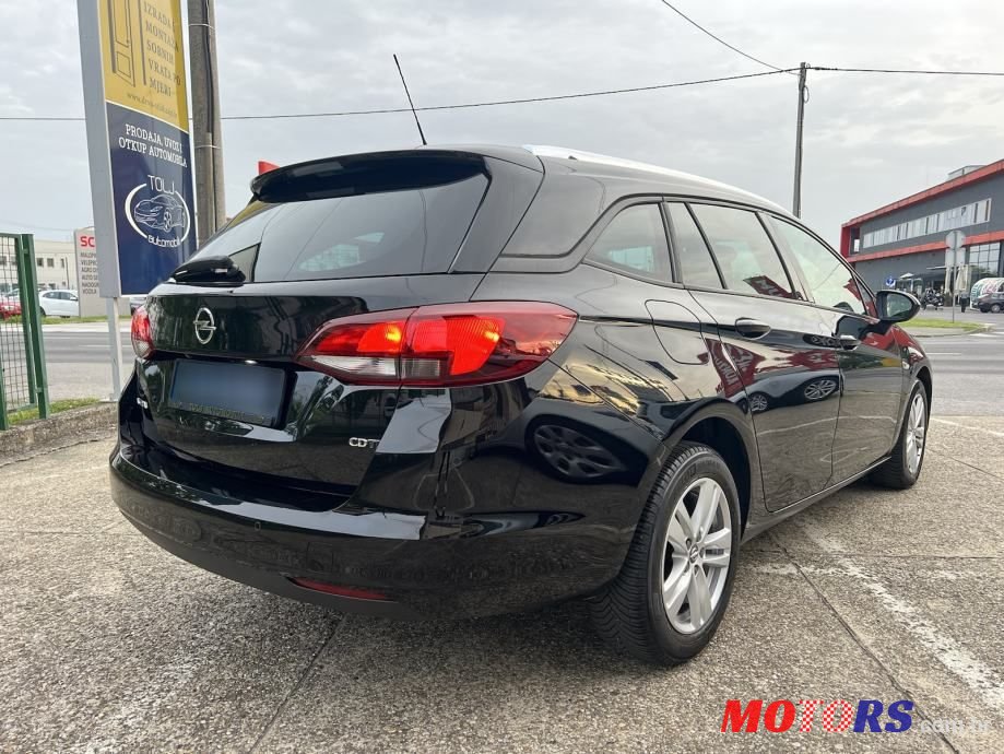 2017' Opel Astra Karavan photo #6