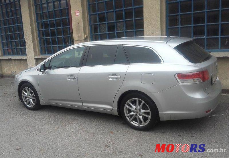 2010' Toyota Avensis Wagon 2,2 D-4D photo #2